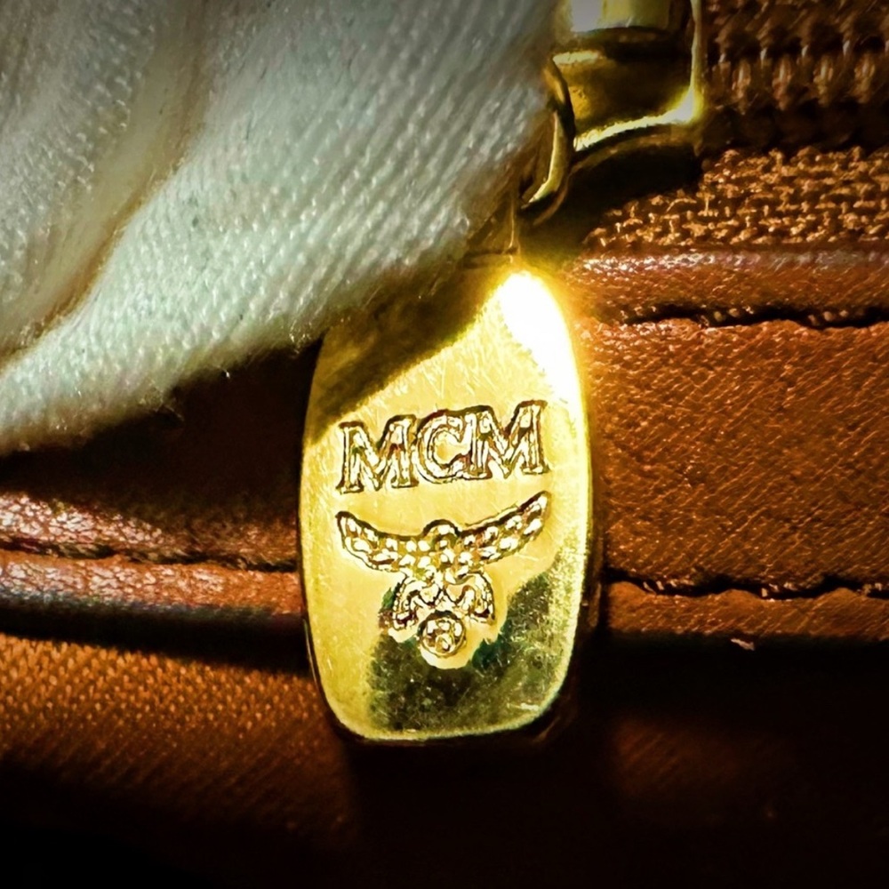 Authentic Vintage MCM shoulder bag soft Tan Leather Satchel with Gold Accents - Picture 7 of 17